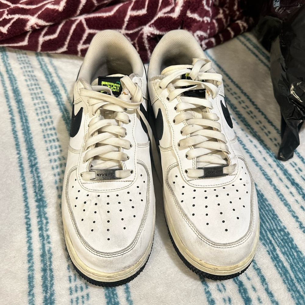 NIKE SHOES